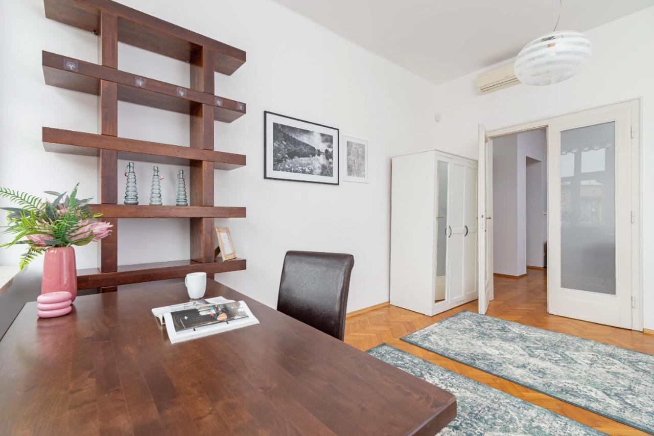Slowacki Avenue Family Apartments Cracow By Noclegi Renters Kraków Exteriör bild