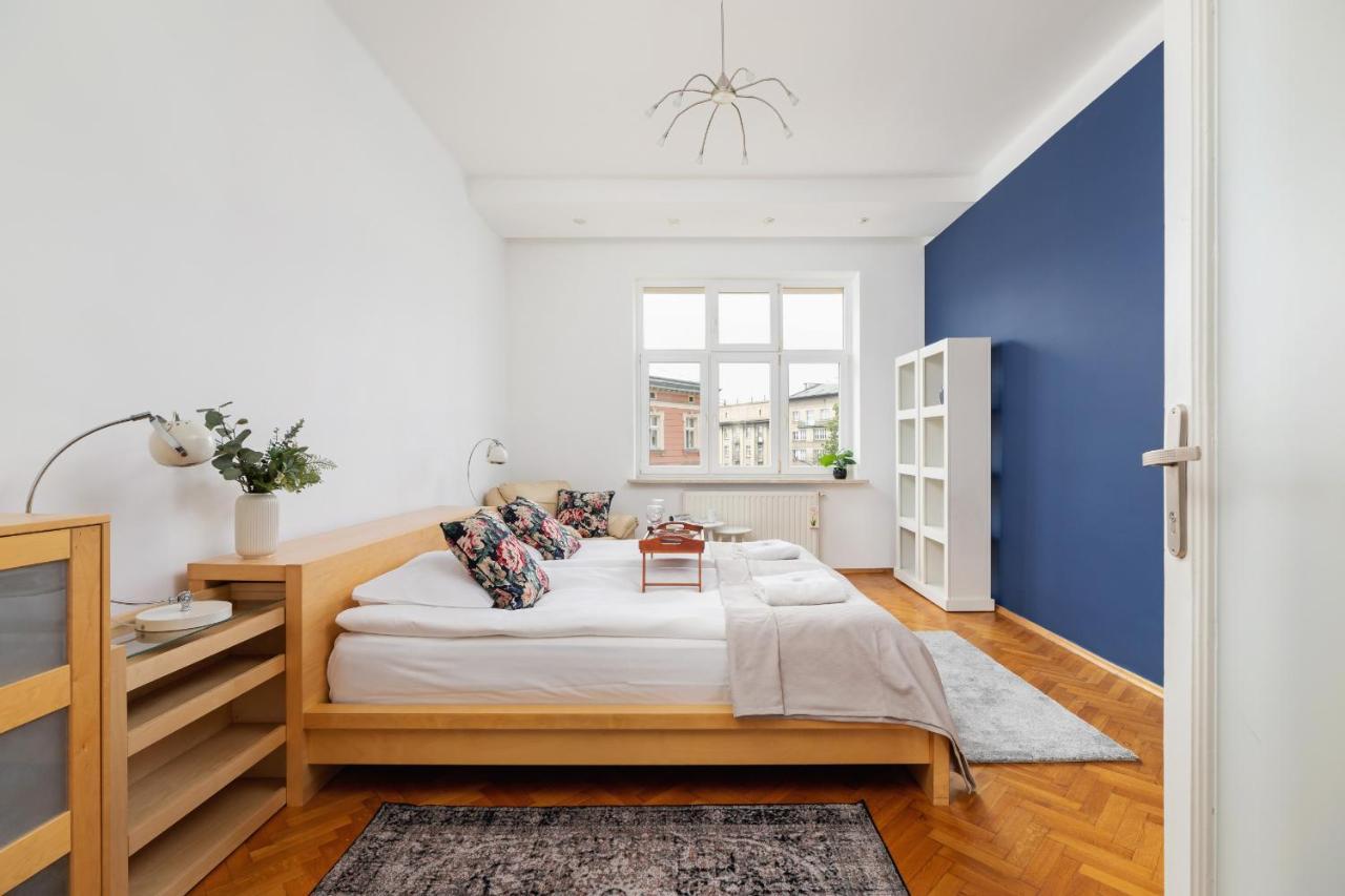 Slowacki Avenue Family Apartments Cracow By Noclegi Renters Kraków Exteriör bild